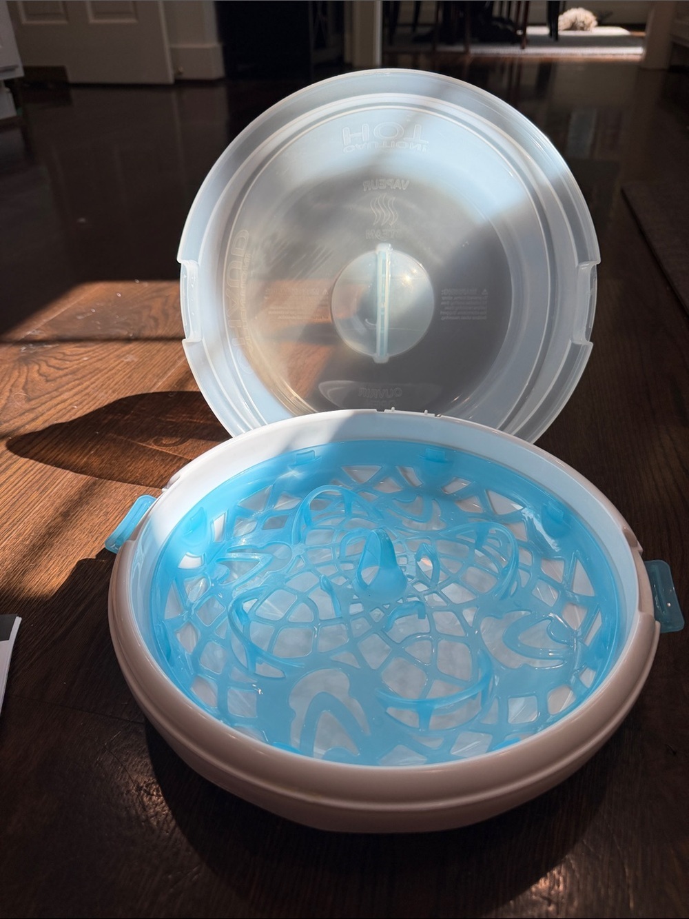 Munchkin White and Blue Microwave Steam Sterilizer For Bottles